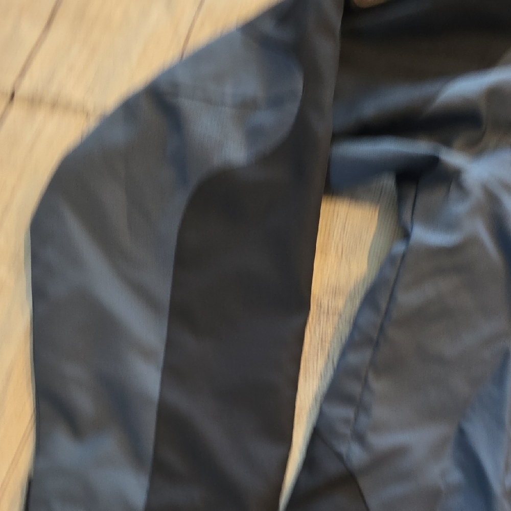 Reebok Men's Black and Gray Lightweight Jacket - Picture 5 of 10